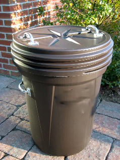 container with screw-on lid