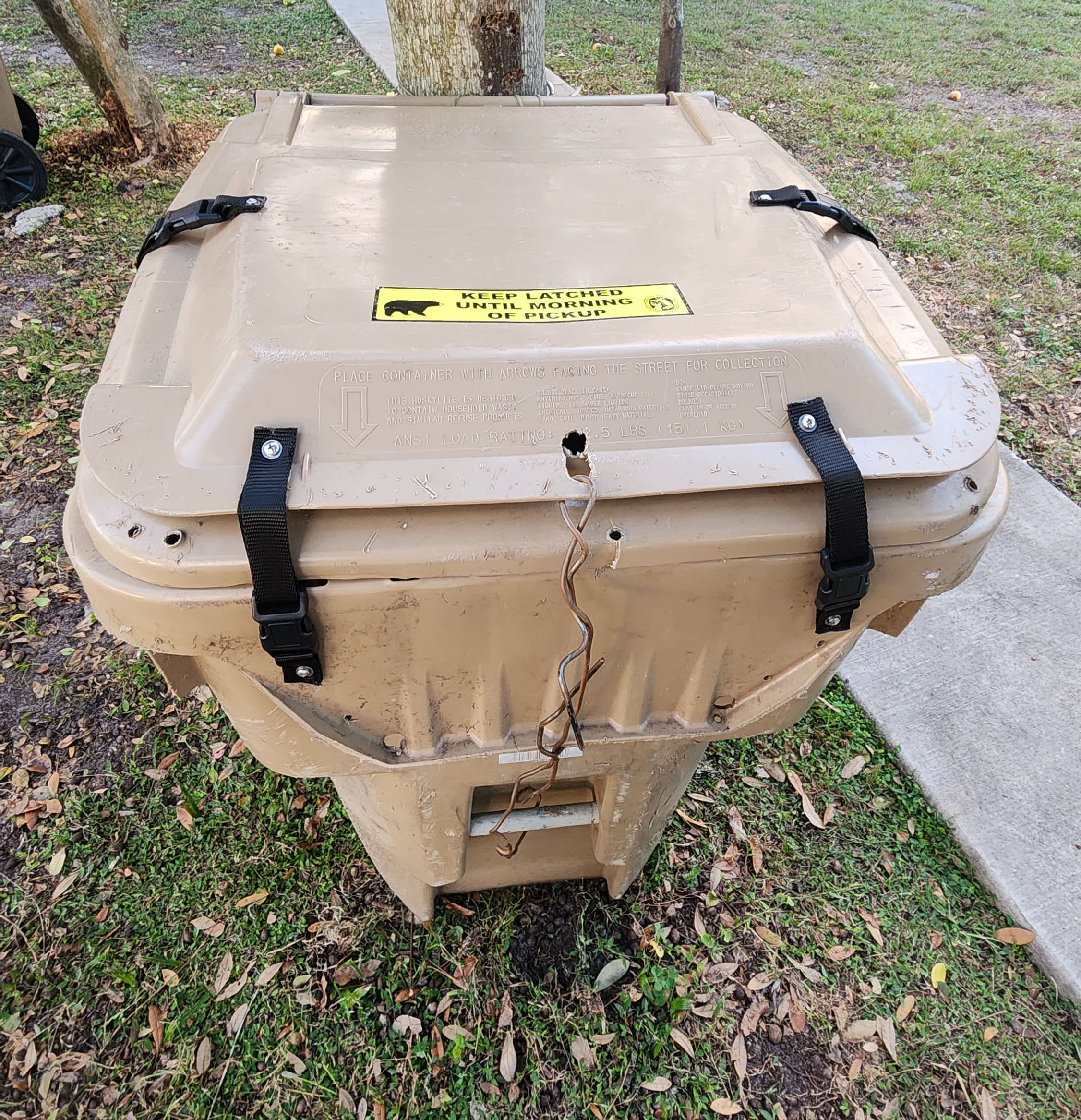 trash can modified with 4 straps (FWC)